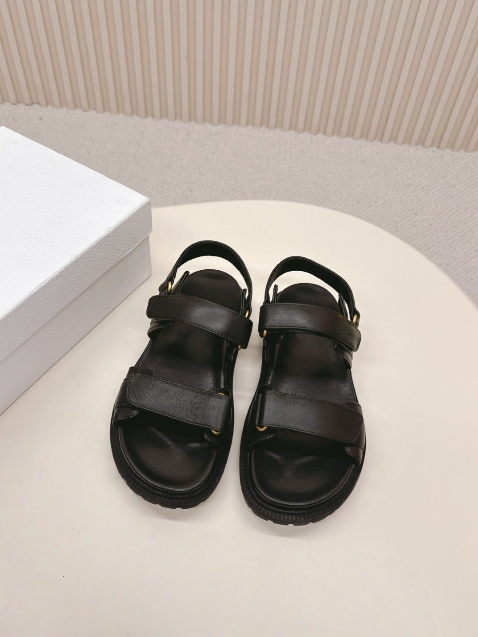 Velcro Hook Loop - รองเท้าแตะส้นสูงสำหรับผู้หญิงแบบหรูหราพร้อมสายรัดเวลโครปรับได้ รองเท้าแตะเปิดนิ้วเท้าสำหรับฤดูร้อน รองเท้าแตะชายหาดกันลื่น